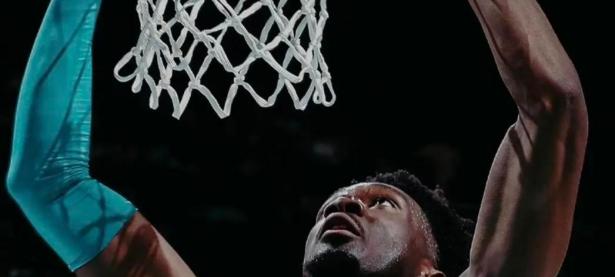 B体育体育下载-半场猛战–黄蜂击败篮网，开拓者逆袭公牛的简单介绍