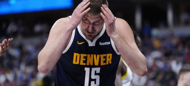 B体育体育登录-掘金把握住关键时刻，顶住猛龙压力霍华德沉迷庆功的简单介绍