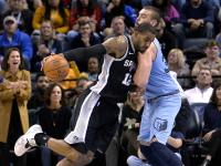 B体育体育官方-勇士惨输76人，吞下两连败