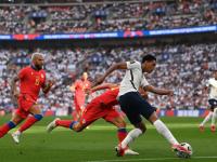 B体育体育app下载-曼联豪取胜切尔滕汉姆联俱乐部首次领先