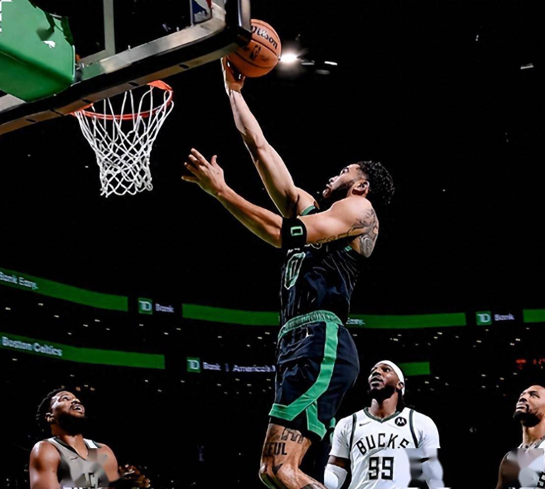 卫冕冠军凯尔特人队再度取胜稳坐东部第一 卫冕冠军凯尔特人队再度取胜稳坐东部第一