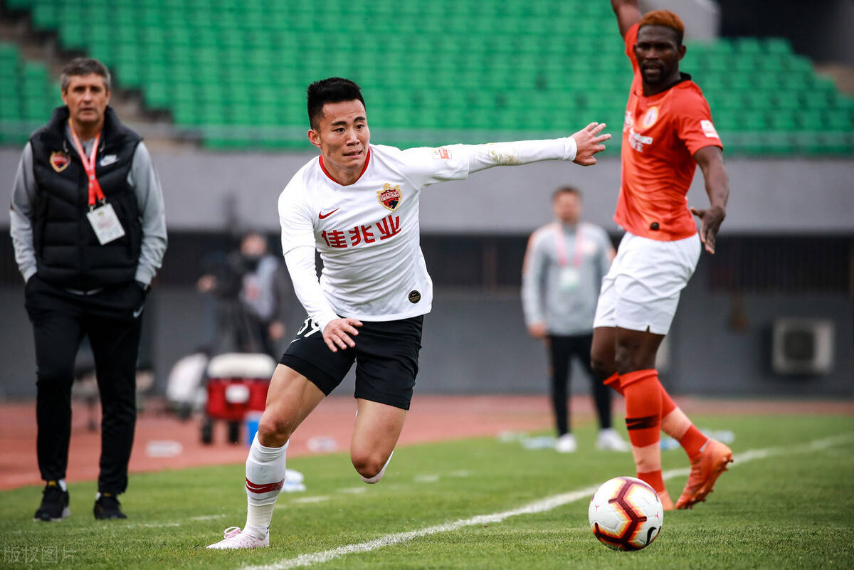 包含另类战术摧城拔寨,豪门赛季表现亮眼的词条 包含另类战术摧城拔寨,豪门赛季表现亮眼的词条