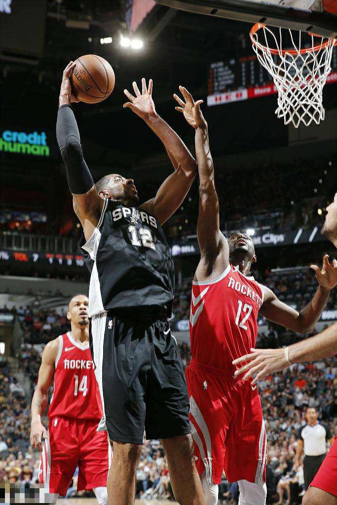 包含真金不怕火炼，火箭球队坚持训练的词条