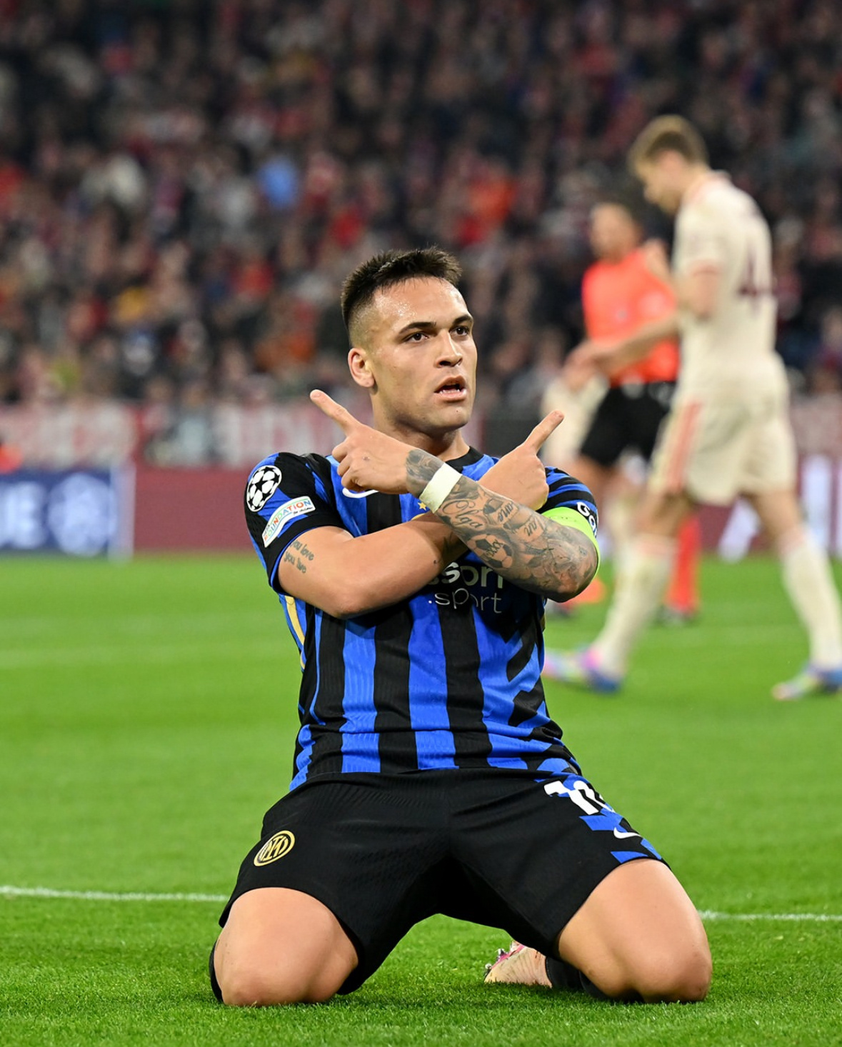 关于竞技场上惊现劲敌,球场上演精彩对决!的信息 关于竞技场上惊现劲敌,球场上演精彩对决!的信息