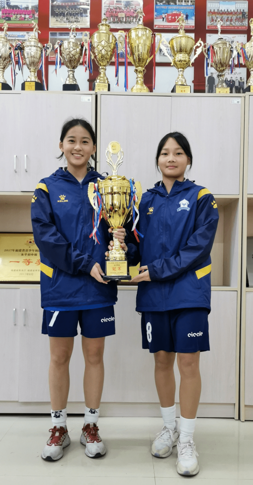 关于刚果女足冲刺领先,气势如虹的信息 关于刚果女足冲刺领先,气势如虹的信息