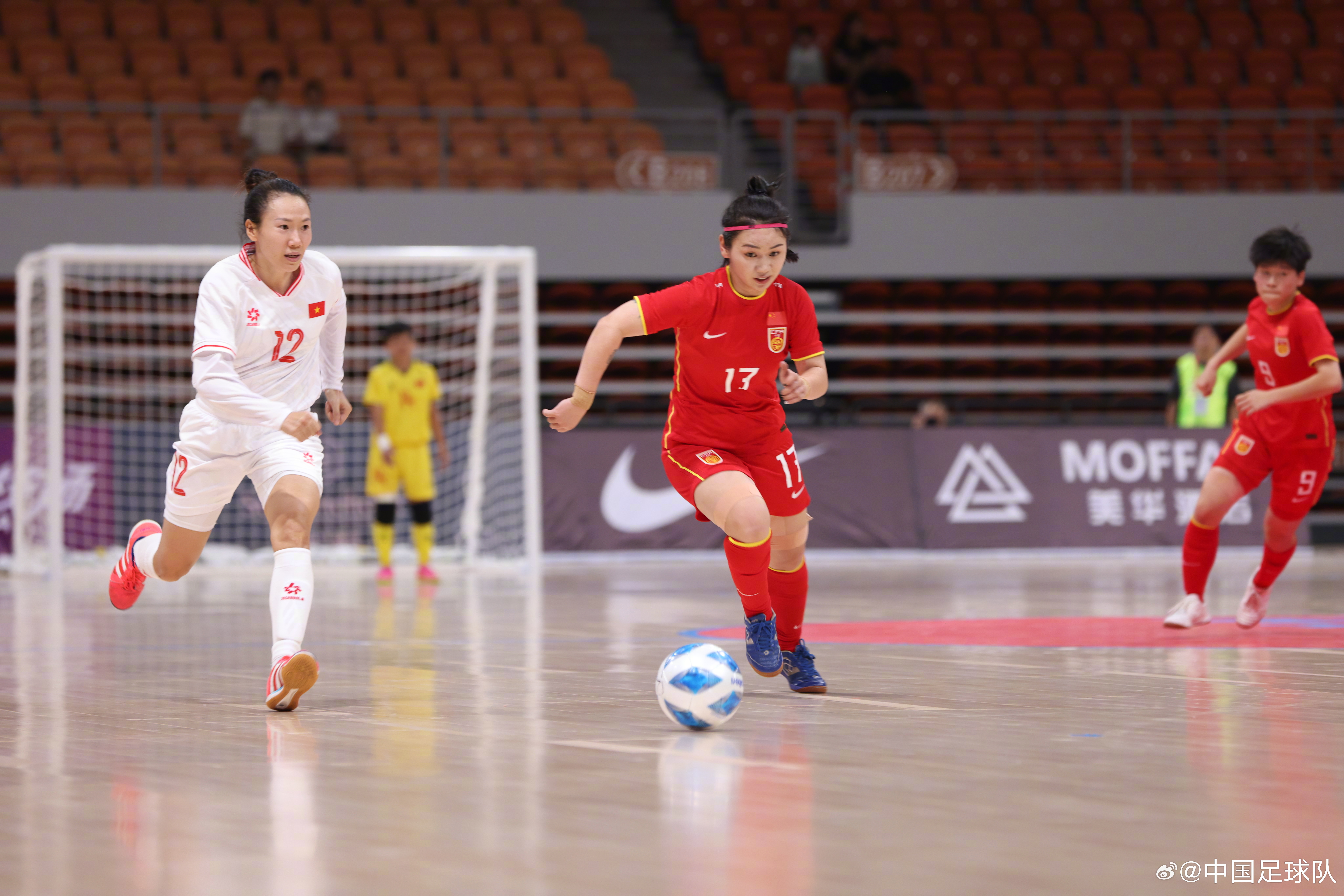 人气爆棚:女子足球比赛人气持续攀升,声势浩大的简单介绍 人气爆棚:女子足球比赛人气持续攀升,声势浩大的简单介绍