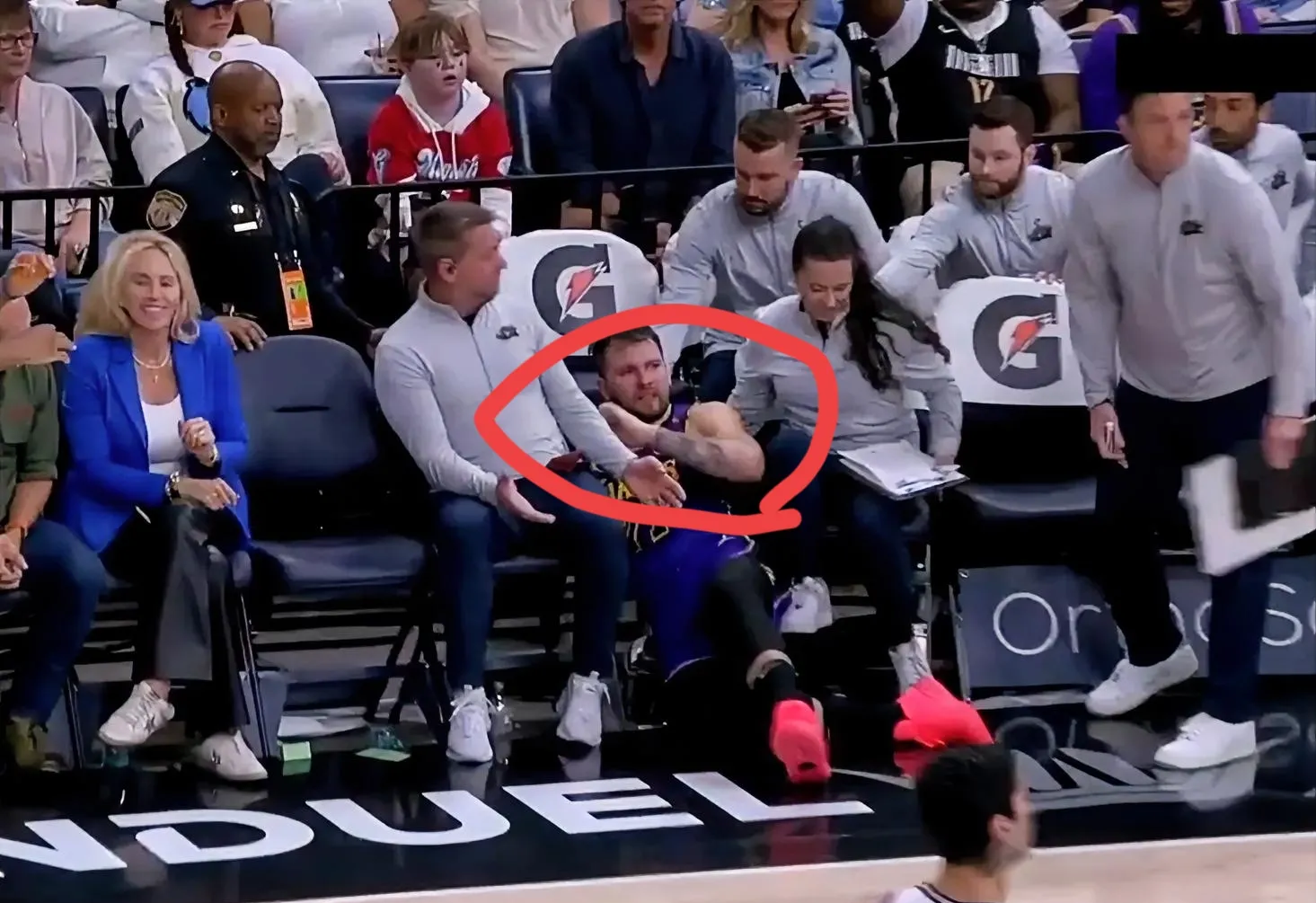 包含灰熊主力受伤,教练团队寻求替补方案的词条 包含灰熊主力受伤,教练团队寻求替补方案的词条