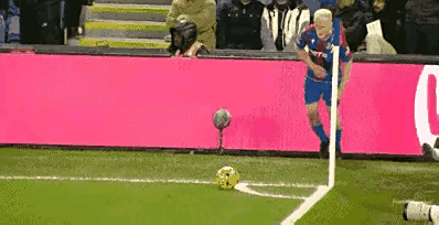 包含曼城客场战平,小组形势动荡的词条 包含曼城客场战平,小组形势动荡的词条