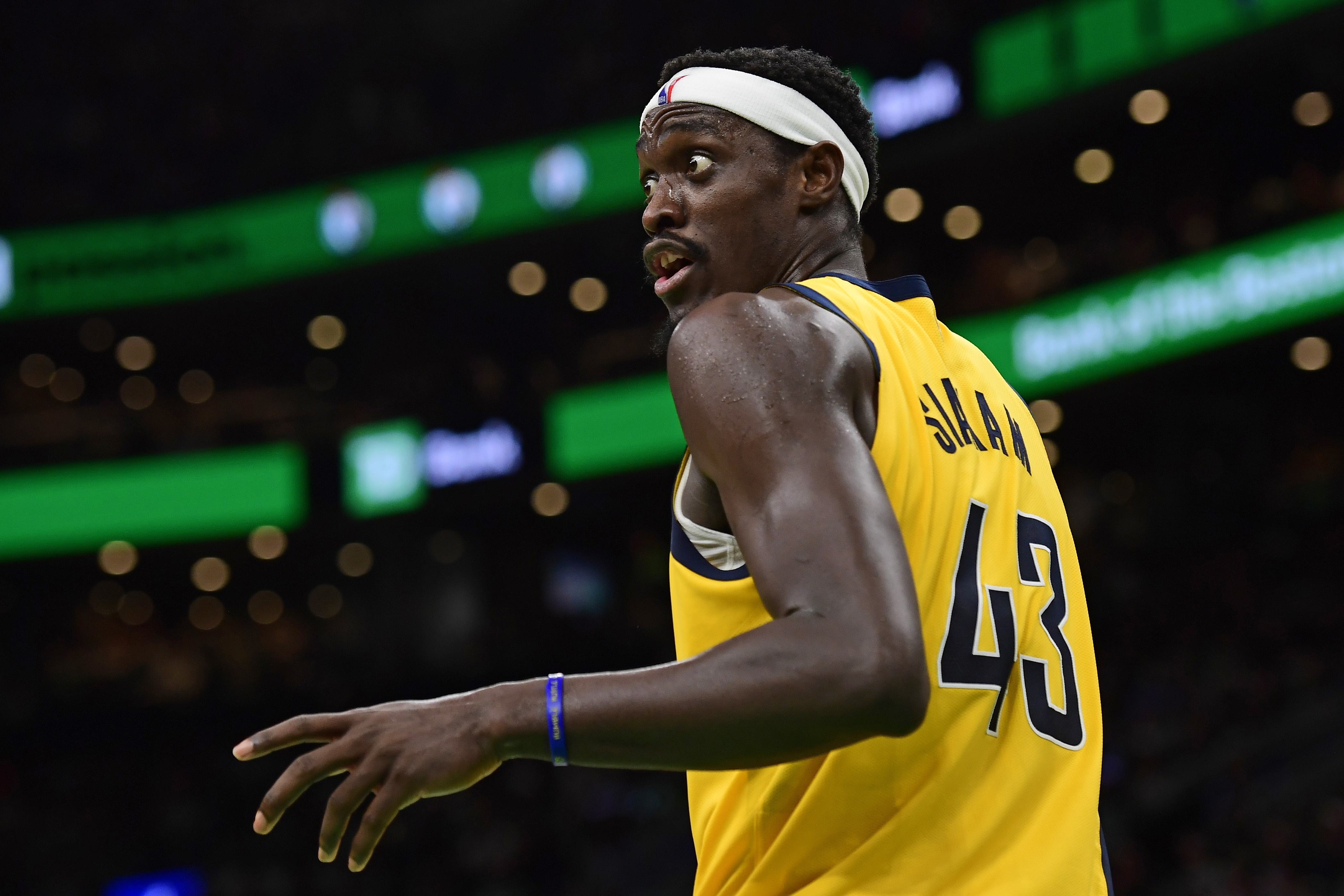 包含猛龙战胜近来势头正旺的步行者,西亚卡姆全能表现的词条 包含猛龙战胜近来势头正旺的步行者,西亚卡姆全能表现的词条