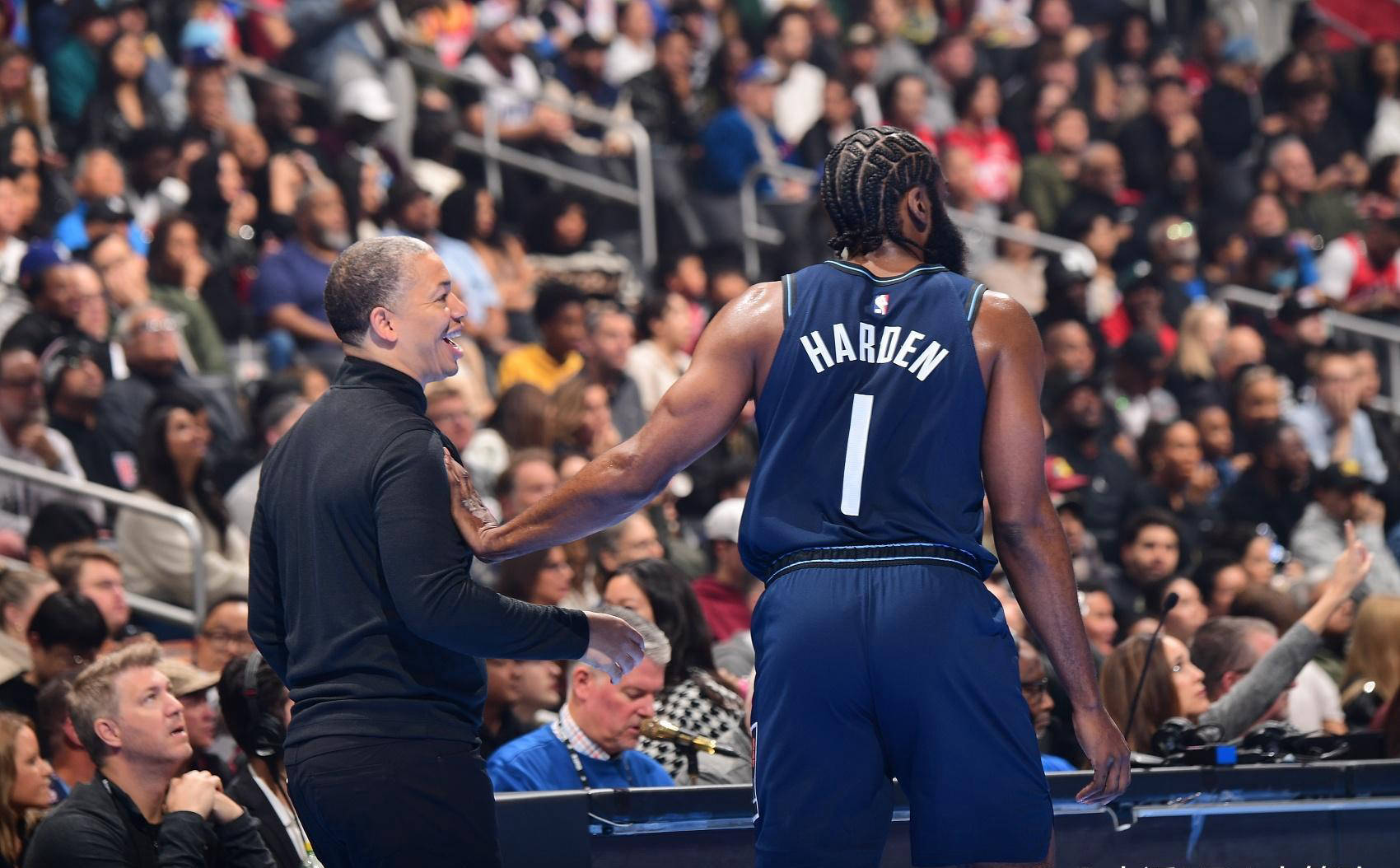 热火客场禁区快船，取得关键胜利！的简单介绍