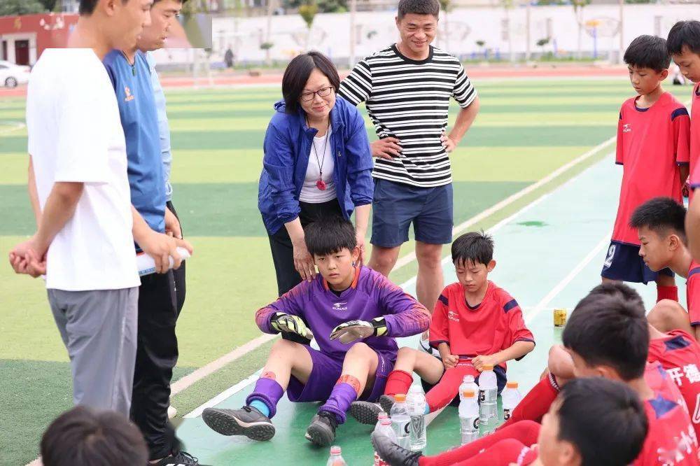 包含汉堡队员团结一心,战胜对手助队晋级的词条 包含汉堡队员团结一心,战胜对手助队晋级的词条