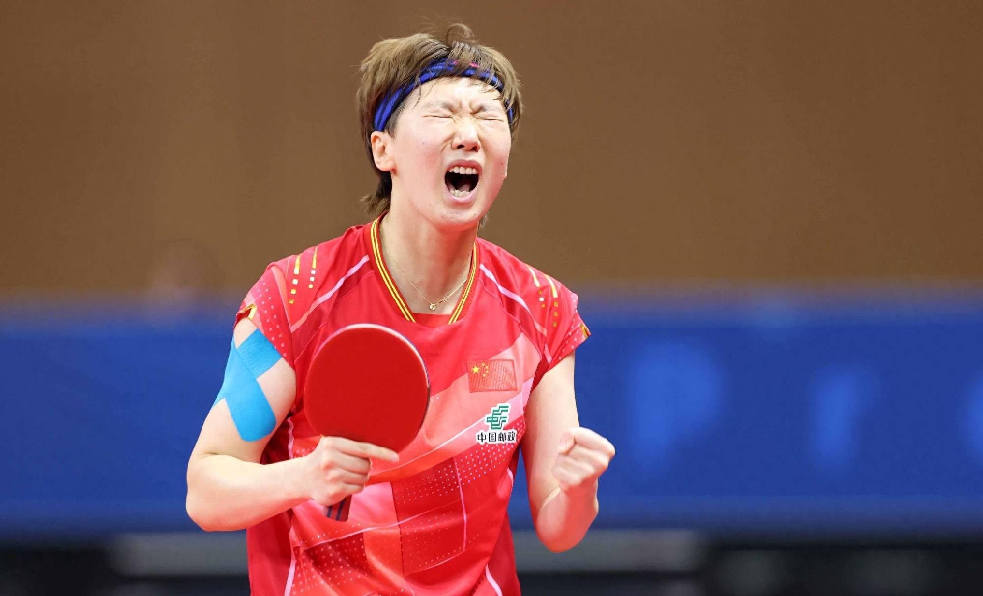 亚洲俱乐部杯赛决赛中球员展现决胜实力，夺冠