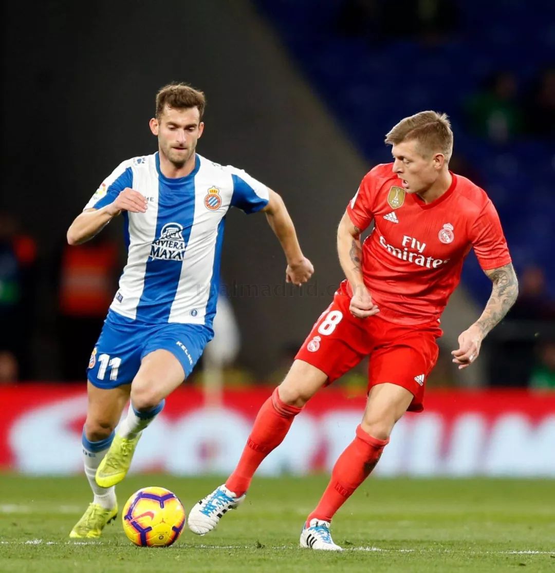 皇马战平阿森纳，本泽马传射贝尔梅开二度